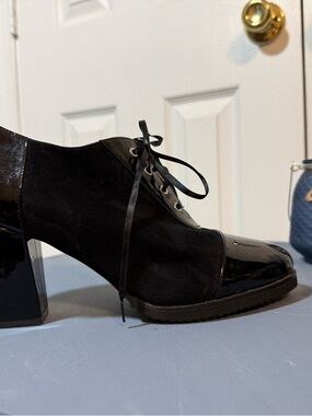 Array Black Suede & Patent Lace-Up Block Heel Boots 10.5 W spectator